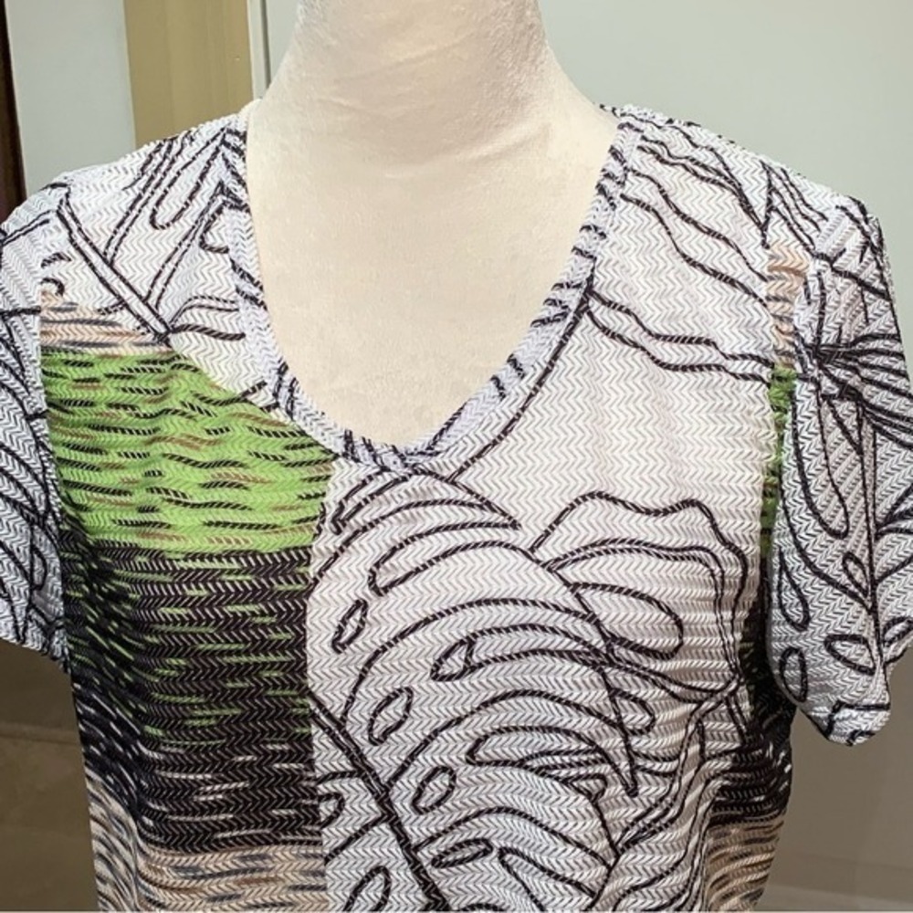 SPORTELLE. S.S.‎ Shirt Palm design. Multi. Breathable. Netlike material. Size L. - Picture 2 of 10
